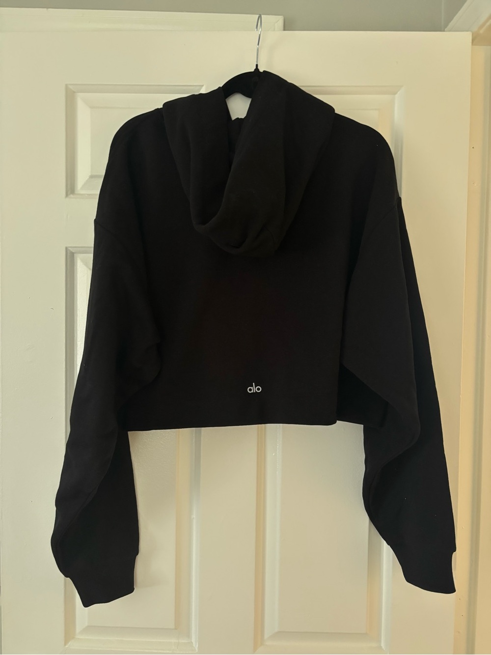 ALO Yoga Black Cropped Hoodie - Lightweight Pullover - Size M - Like New - Picture 6 of 8